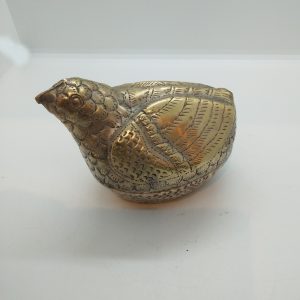 Höna hamrad metall