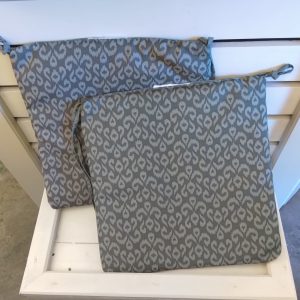 Sittdynor grönmönstrade