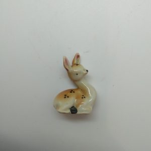 Porslinsfigurin miniatyr rådjur
